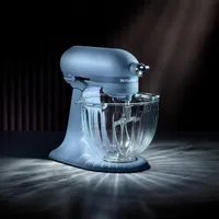 KitchenAid Design Series Luminaire Batteur sur socle à tête inclinable KitchenAid Design Series Luminaire Batteur sur socle à tête inclinable