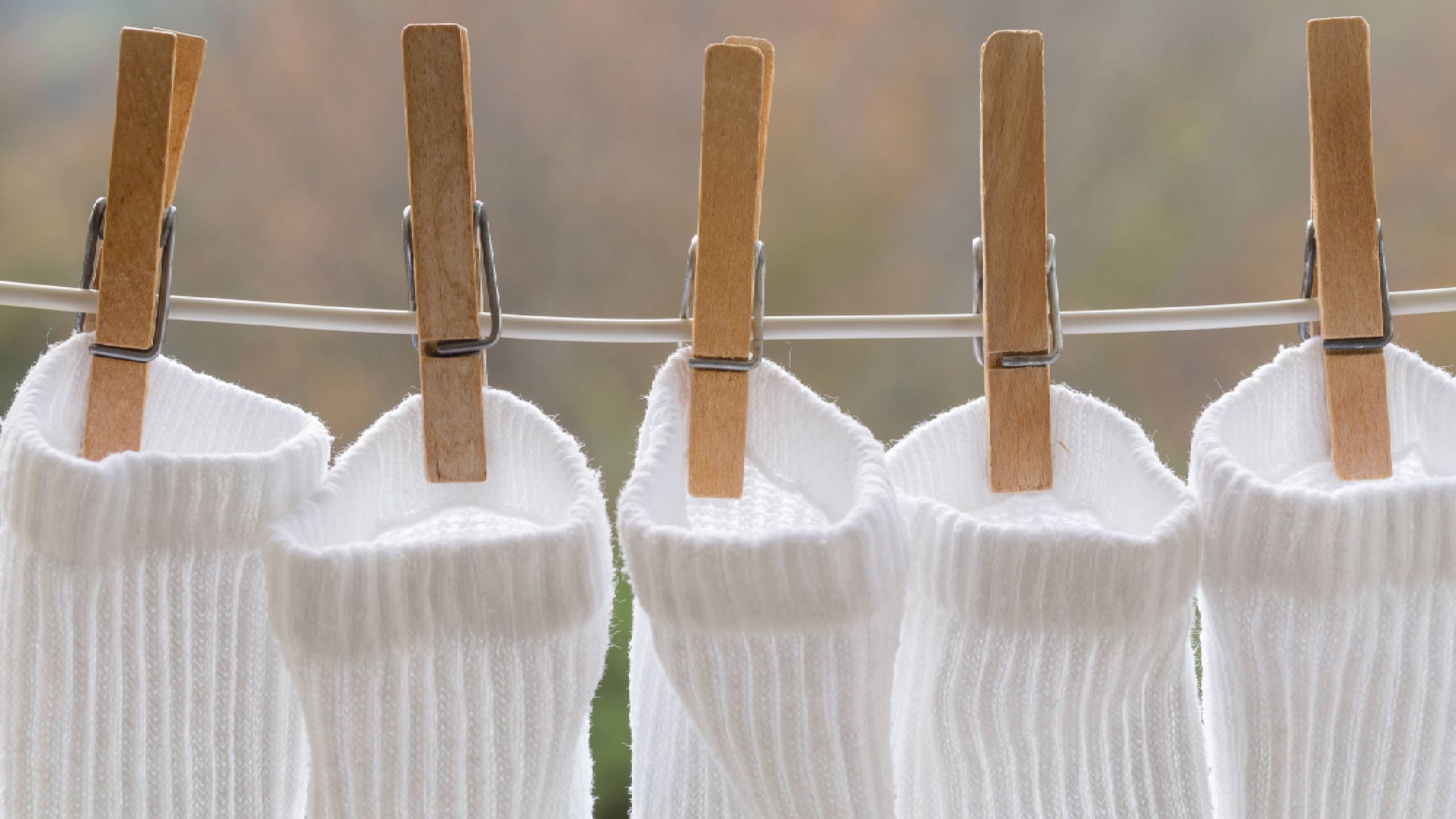 Ne jetez pas vos chaussettes blanches sales : voici comment les rendre plus blanches et plus lumineuses image-37912