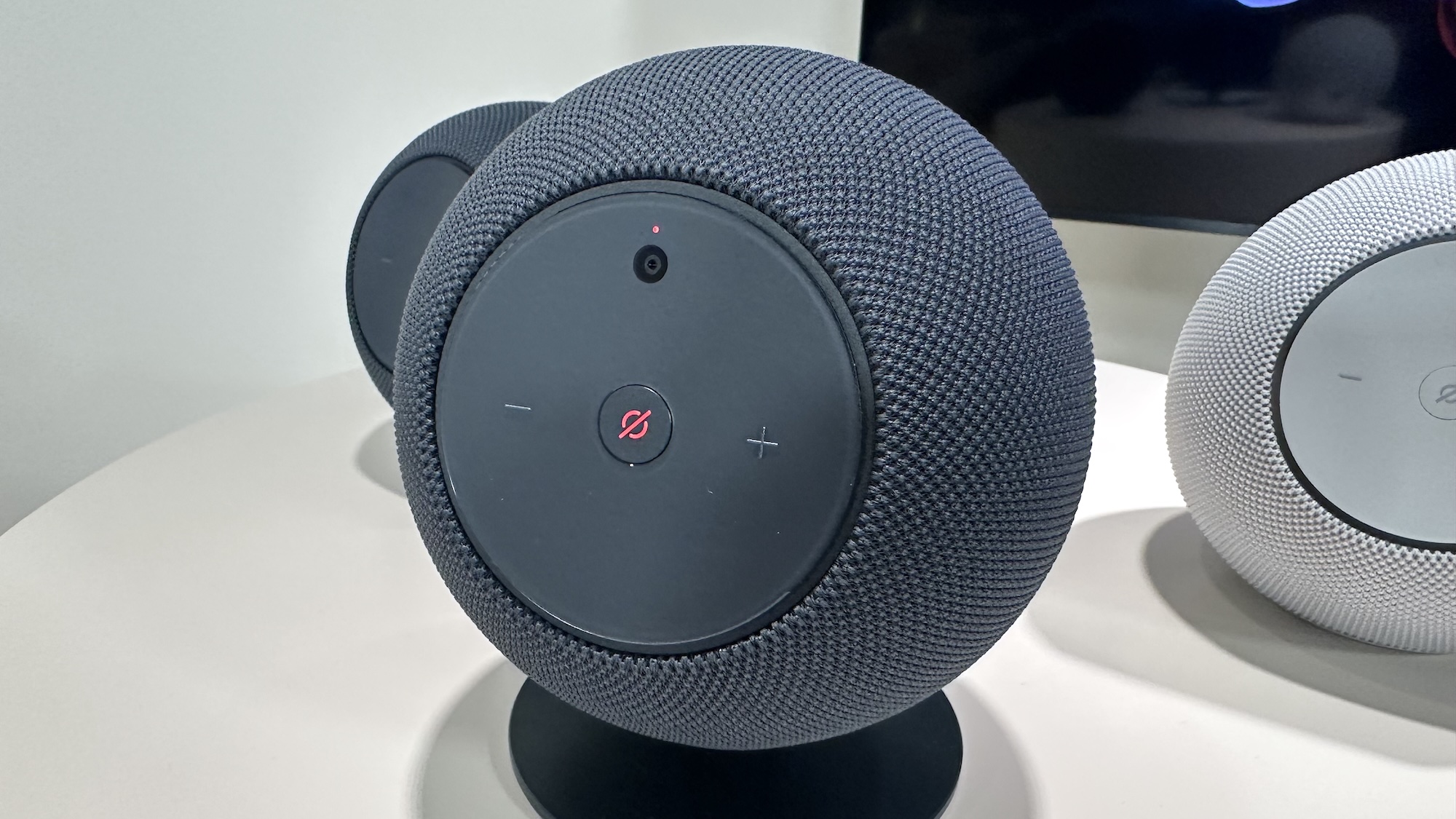 Amazon Echo Studio avec caméra
